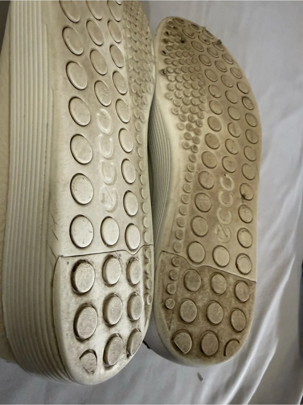 Ecco Classic Women's White Soft 60 Leather Sneakers - Clean Everyday Style